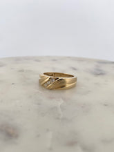 Load image into Gallery viewer, Men’s 3 Stone Ring- YG

