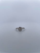 Load image into Gallery viewer, Round Flower Halo
