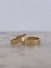 Load image into Gallery viewer, Men Gold Band
