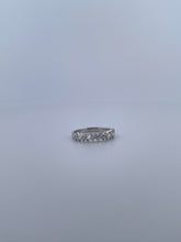 Load image into Gallery viewer, Baguette Fashion Band (white gold)
