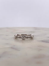 Load image into Gallery viewer, Bezel 5 Stone Infinity Band
