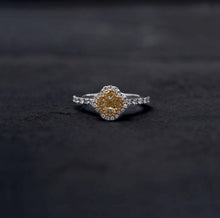 Load image into Gallery viewer, Yellow Clover Ring
