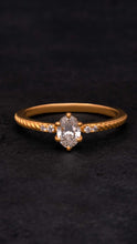 Load image into Gallery viewer, Rope Band Style Engagement Ring
